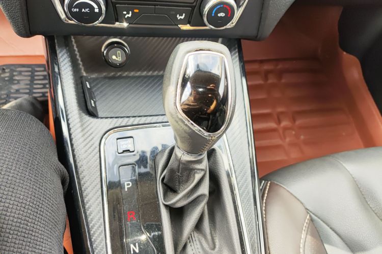 东风风光 风光370 2018款 S370 1.5L CVT豪华型 7座局部细节18