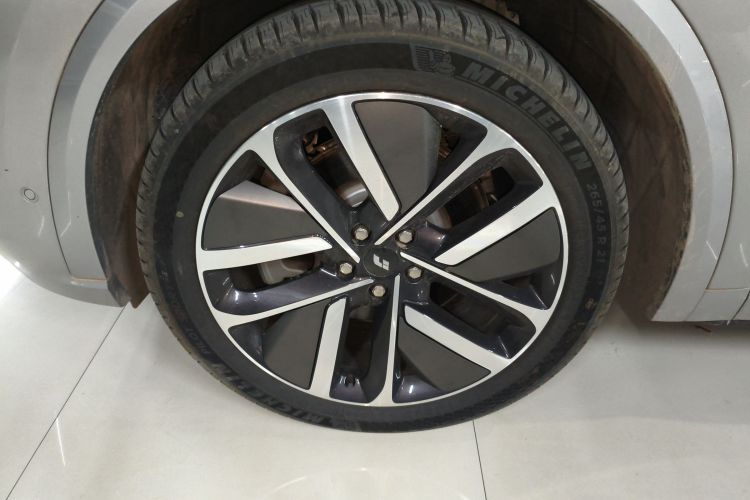 理想汽车 理想L9 2024款 Ultra车身外观6007