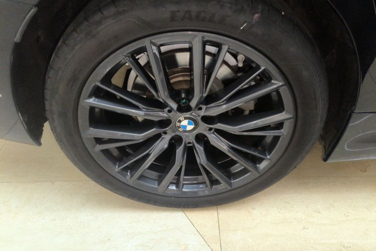 宝马3系 2020款 325Li M运动曜夜套装车身外观6008