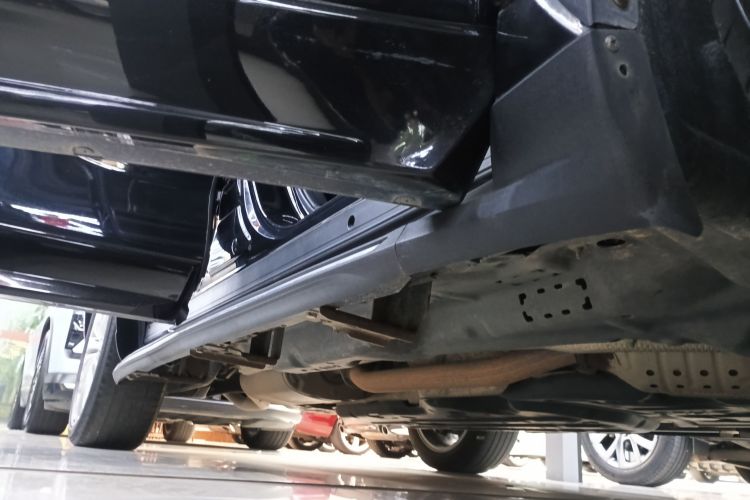 丰田 汉兰达 2022款 双擎 2.5L 四驱尊贵版 7座局部细节9001