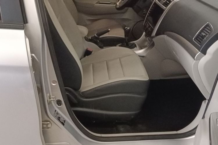 东风风行 风行S500 2016款 1.5L 手动舒适型局部细节41