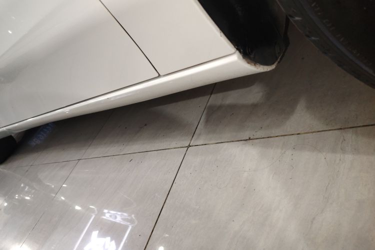 奔驰A级 2019款 A 200 L局部细节9001