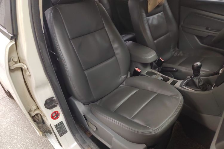 福特 福克斯 2013款 两厢经典 1.8L 手动百万纪念版局部细节41