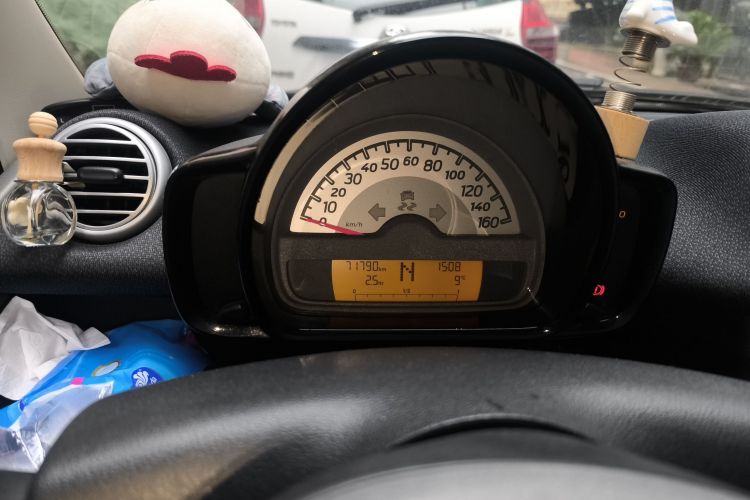 smart fortwo 2012款 1.0 MHD 硬顶标准版中控内饰14