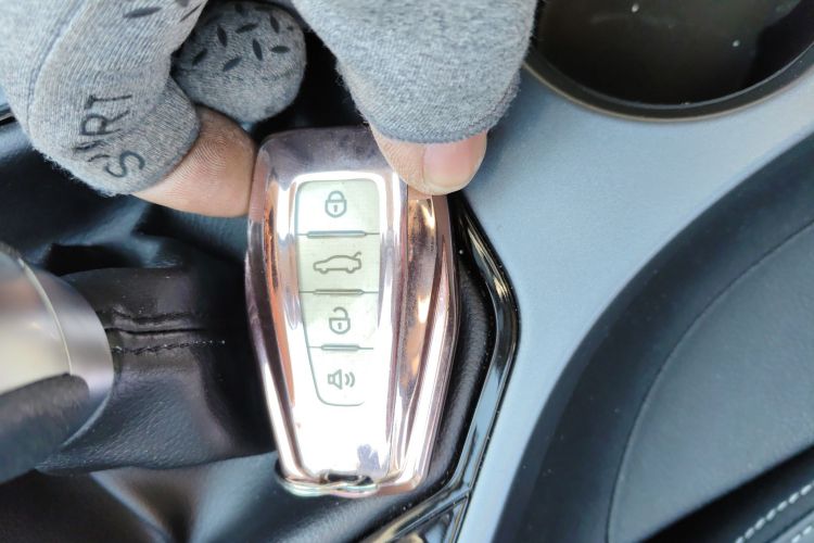 吉利汽车 帝豪 2020款 1.5L 手动豪华型中控内饰11