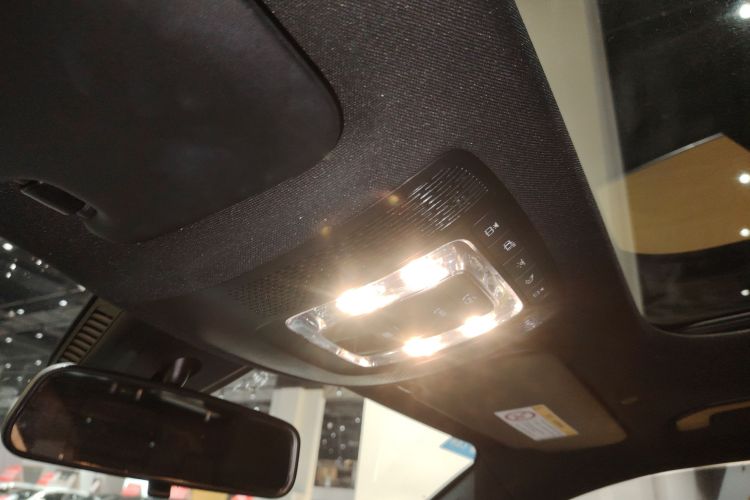 奔驰GLB 2023款 GLB 200 动感型局部细节22