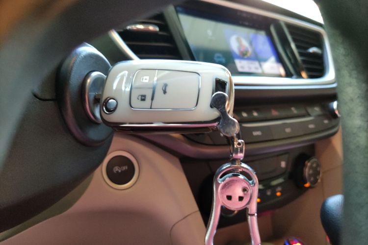 别克 英朗 2021款 典范 1.5L 自动进取型中控内饰11