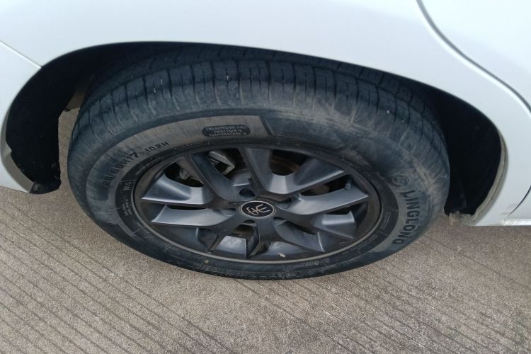 比亚迪 宋 2020款 经典版 1.5T 手动豪华型车身外观6008