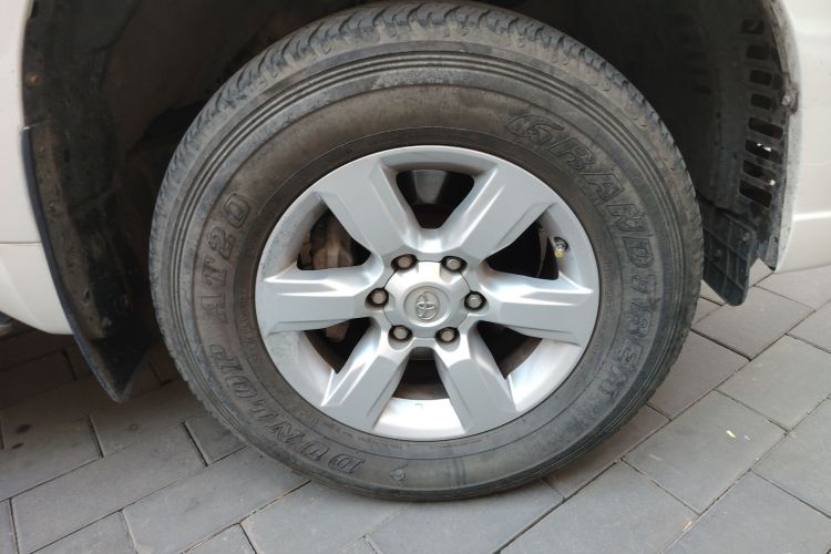 丰田 普拉多 2016款 2.7L 自动标准版车身外观10