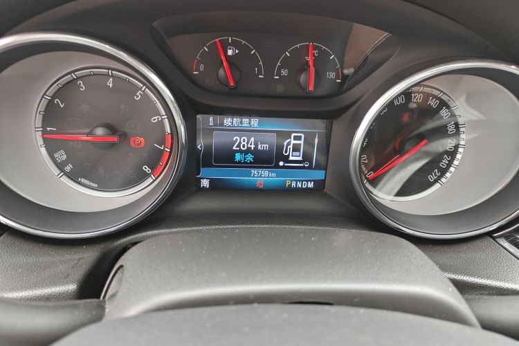 别克 君威 2019款 20T 精英型 国VI中控内饰15