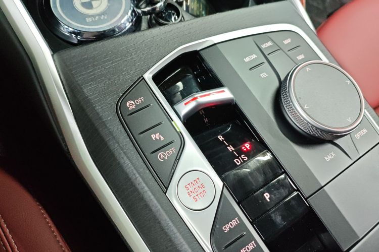 宝马3系 2025款 325Li M运动套装中控内饰18