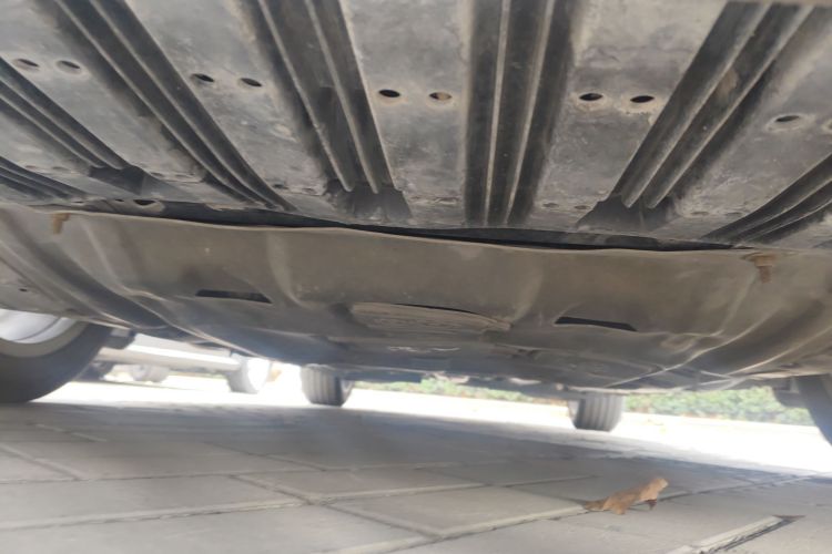 别克 君越 2019款 28T 豪华型局部细节9008