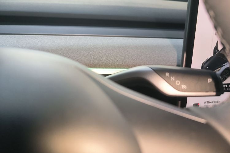 特斯拉 Model Y 2024款 后轮驱动版中控内饰18