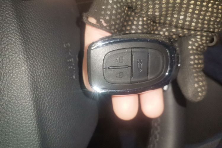 上汽大通MAXUS 大通G50 2023款 PLUS 1.5T 自动护航版中控内饰11