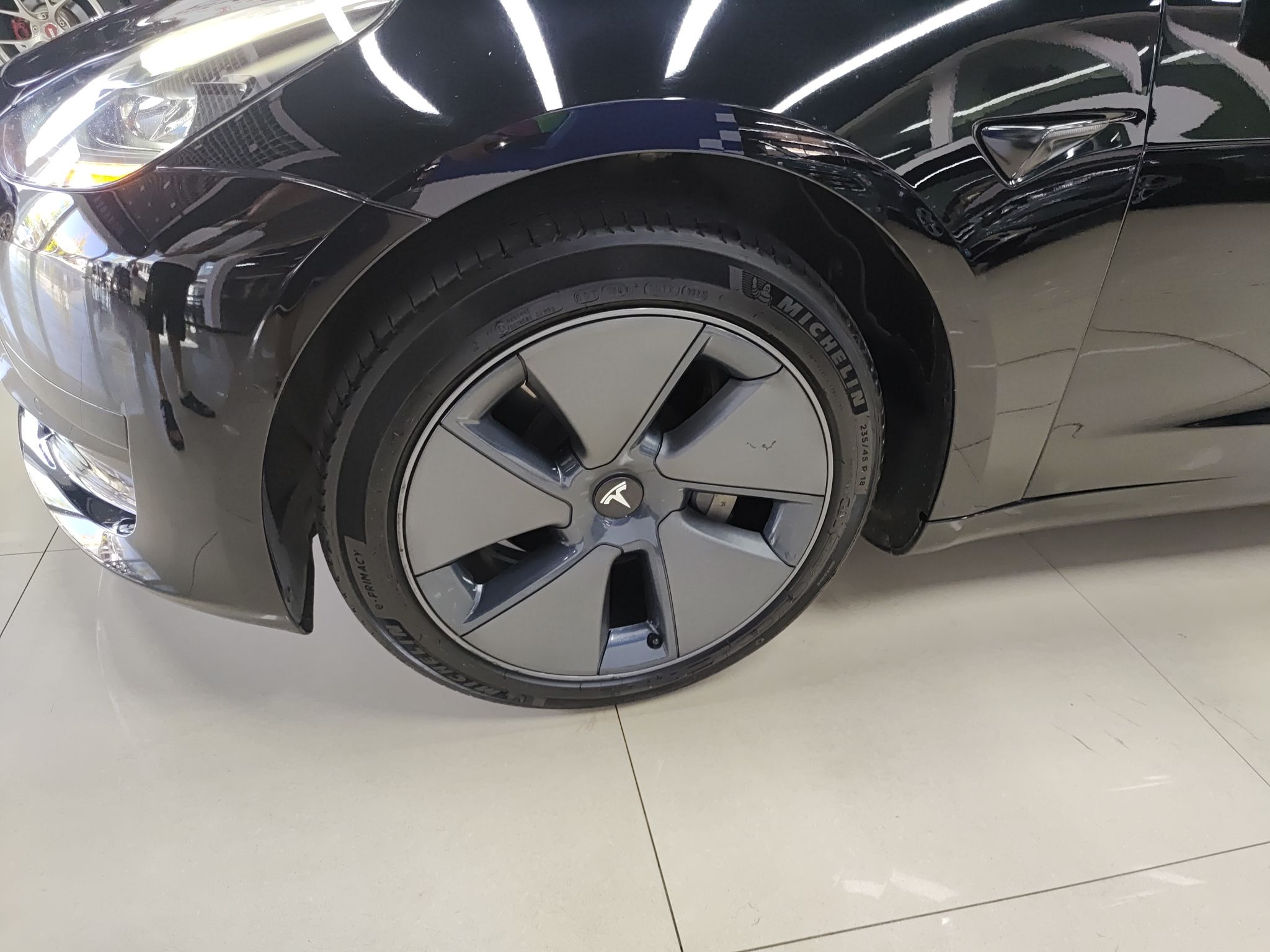 特斯拉 Model 3 2021款 标准续航后驱升级版