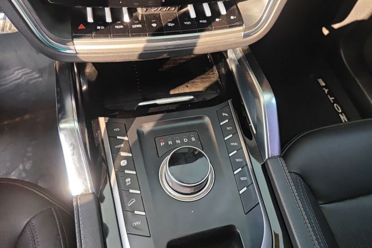 众泰T700 2017款 2.0T 自动尊贵型局部细节18