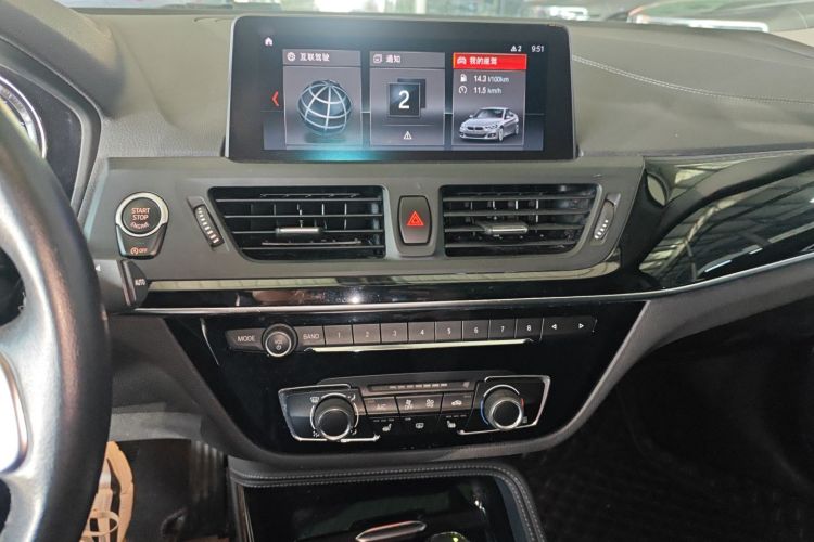 宝马1系 2019款 118i M运动套装中控内饰16