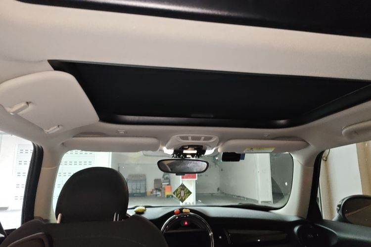 MINI 2018款 1.5T COOPER 经典派中控内饰22