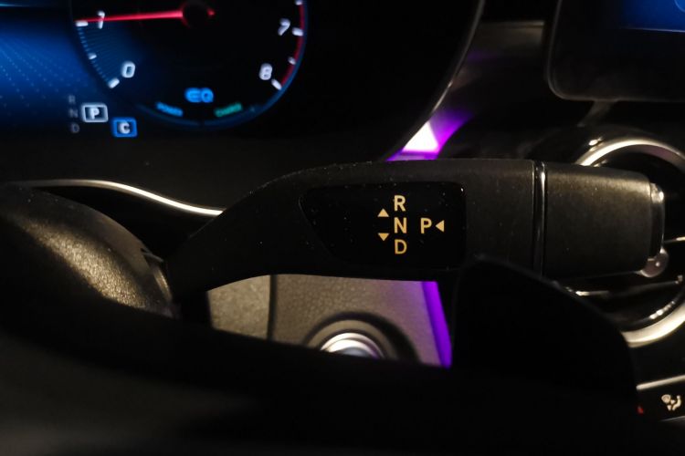 奔驰C级 2021款 C 260 星耀臻藏版中控内饰18