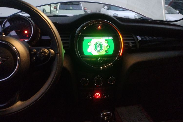 MINI 2019款 1.5T ONE PLUS 五门版局部细节16