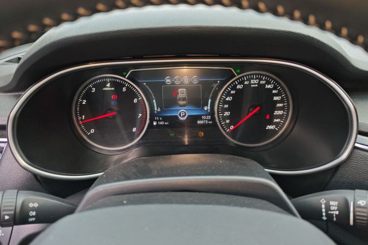 红旗H5 2019款 30TD 型动版中控内饰14