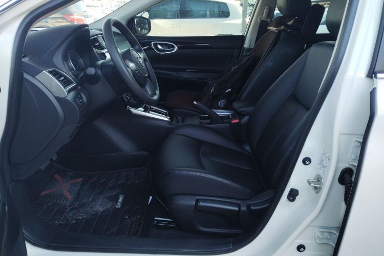 日产 轩逸 2022款 经典 1.6XL CVT豪华版中控内饰19