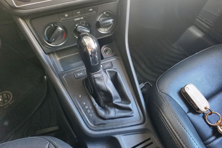 大众 朗逸 2017款 1.6L 自动风尚版中控内饰18