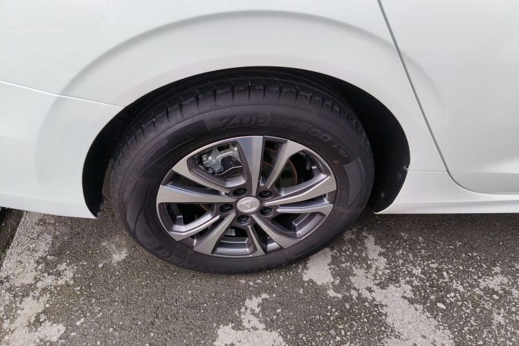 长安 逸动 2024款 PLUS 蓝鲸NE 1.4T GDI DCT高能版车身外观56