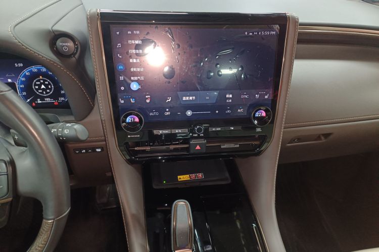 丰田 埃尔法 2024款 双擎 2.5L 臻享版中控内饰16