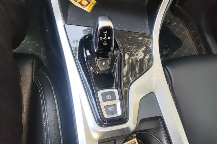 领克01 2020款 2.0T 两驱纯Pro版 国VI中控内饰18