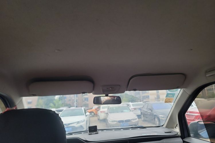 五菱汽车 五菱宏光PLUS 2019款 1.5T 手动标准型 5座局部细节22