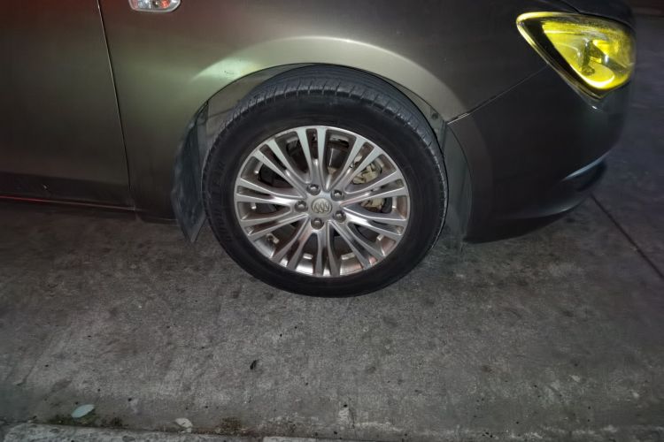 别克 英朗 2015款 18T 双离合精英型车身外观10