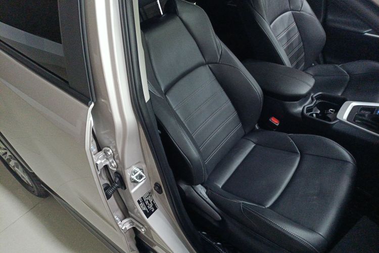 丰田 威兰达 2022款 2.0L CVT四驱豪华PLUS版局部细节41