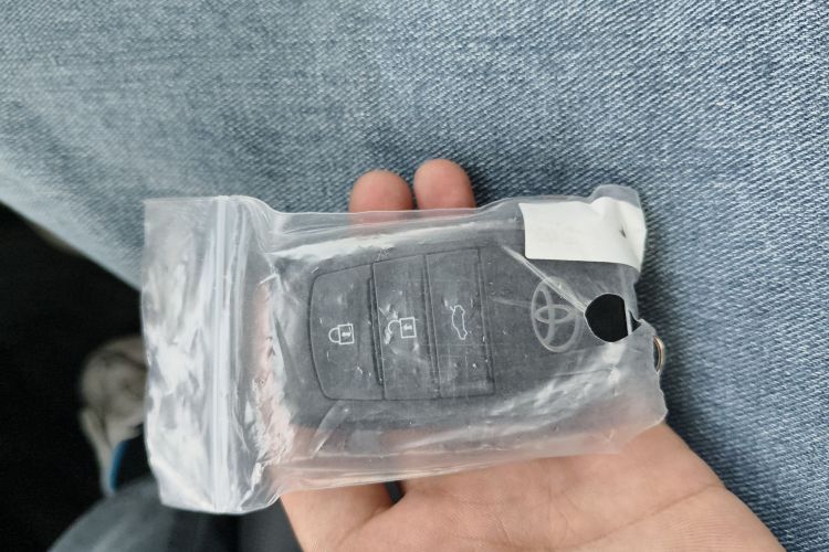 丰田 凯美瑞 2024款  双擎 2.0HG 尊贵版中控内饰11