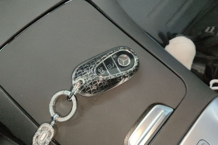 奔驰C级 2022款 改款 C 260 L 运动版中控内饰7001