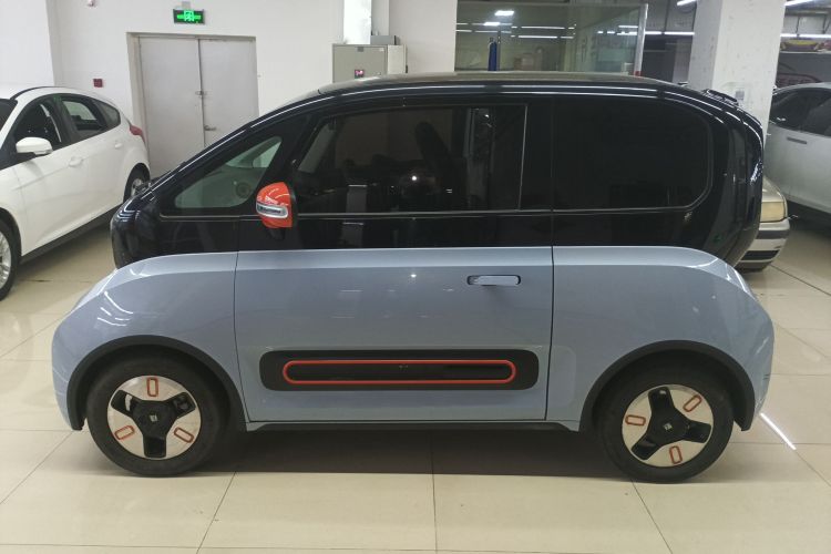 宝骏KiWi EV 2021款 艺术家 三元锂车身外观4