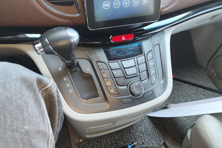 江淮瑞风 瑞风L5 2022款 2.0T 自动商务版局部细节18