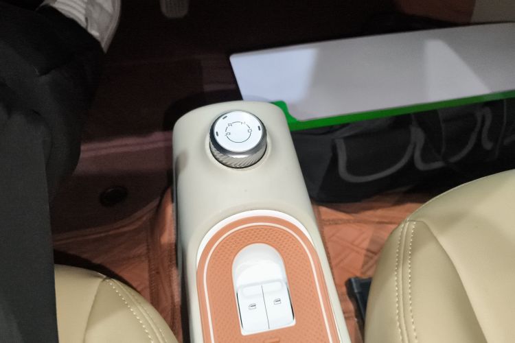 五菱汽车 宏光MINIEV 2024款 第三代 215km 进阶版中控内饰18