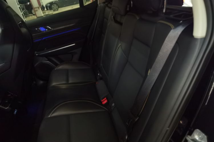 领克01 2023款 2.0TD 两驱型Pro中控内饰21