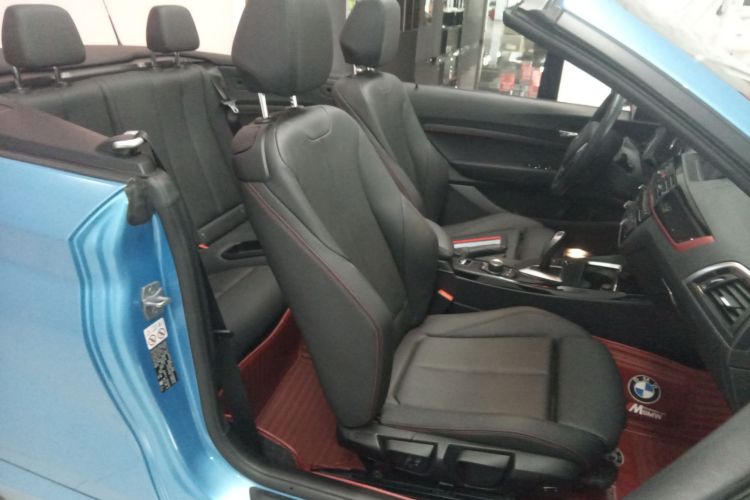 宝马2系(进口) 2018款 220i 敞篷轿跑车 运动设计套装局部细节41