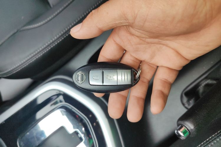 日产 途达 2018款 2.5L 自动四驱豪华版中控内饰11