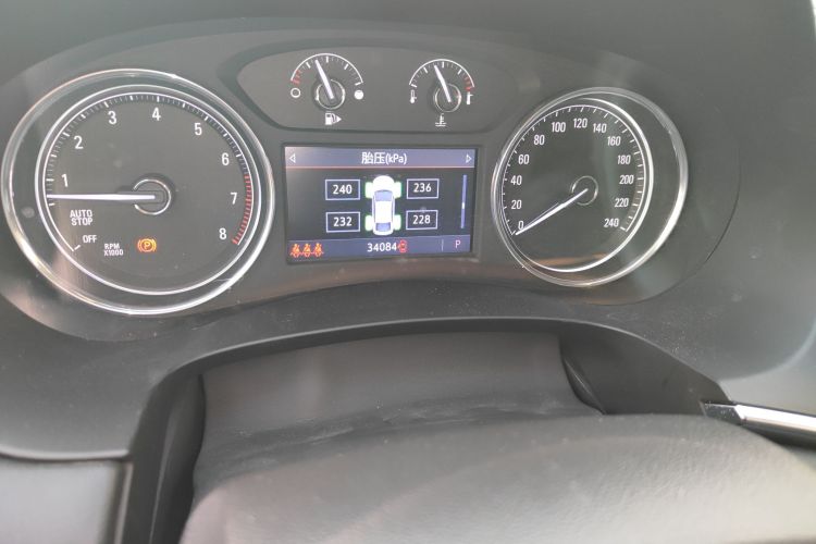 别克 君越 2021款 552T 豪华型中控内饰15