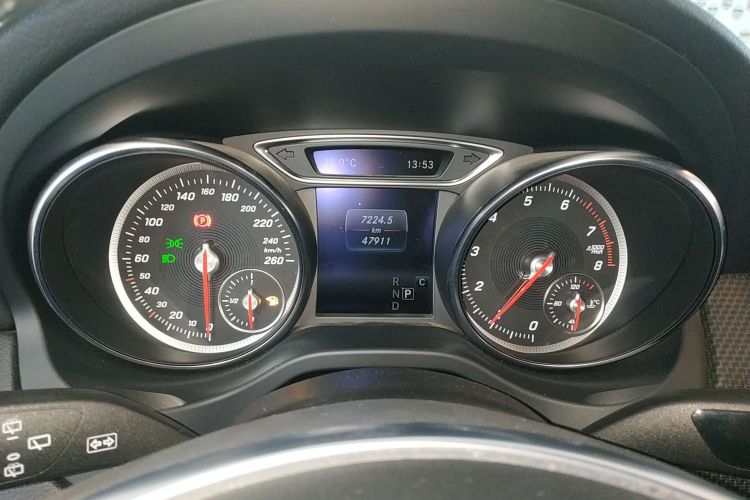 奔驰GLA 2019款 GLA 200 动感型局部细节14