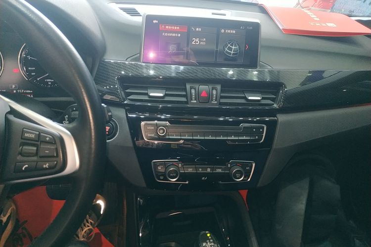宝马X1 2018款 sDrive20Li 领先型中控内饰16