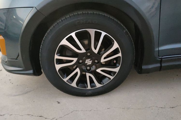 铃木 雨燕 2016款 1.5L 自动时尚型酷玩版车身外观6007