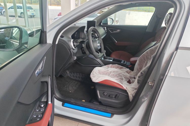 奥迪Q2L 2025款 35TFSI 时尚动感型中控内饰20