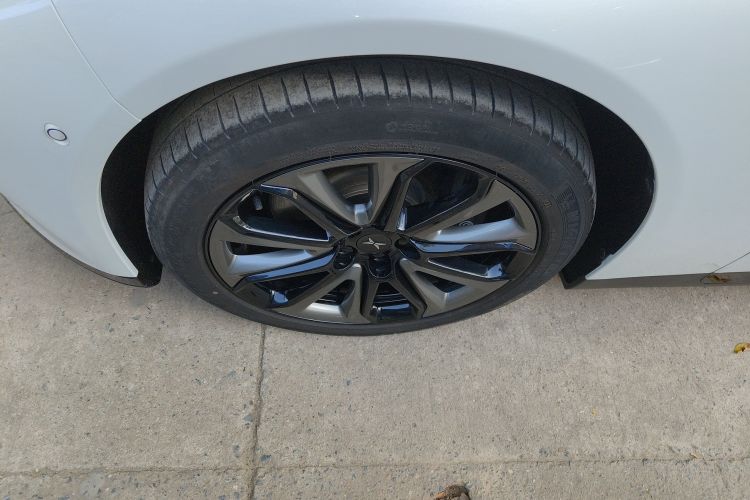 小鹏P7 2022款 625E车身外观6007