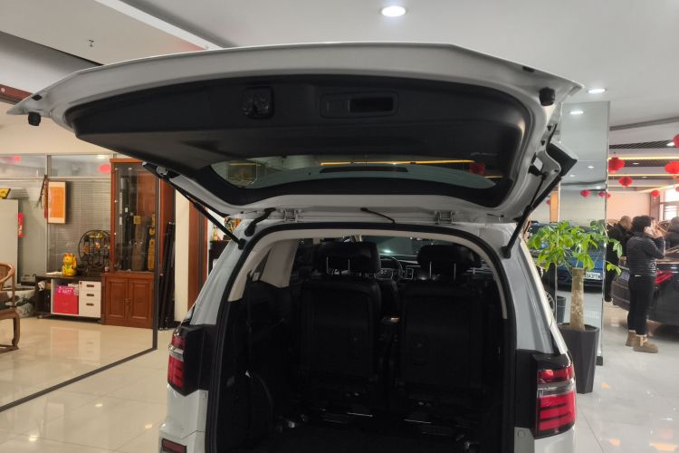 本田 艾力绅 2019款 2.0L 混动豪华版机舱底盘23