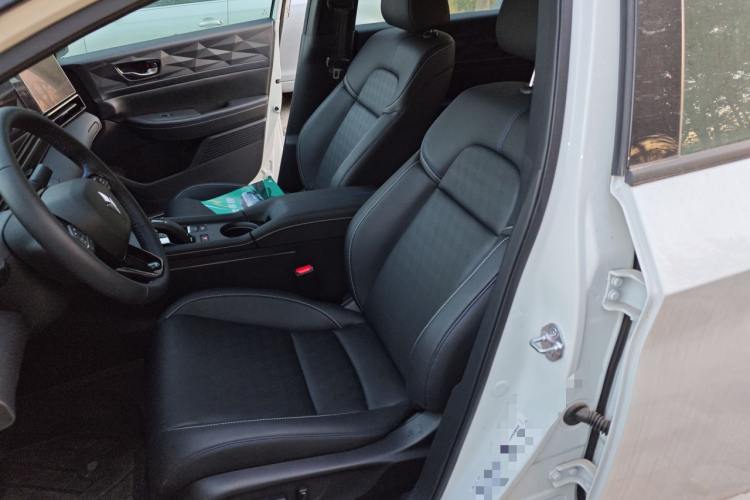 灵悉L 2025款 头号玩家版+增配亿点选装包中控内饰19