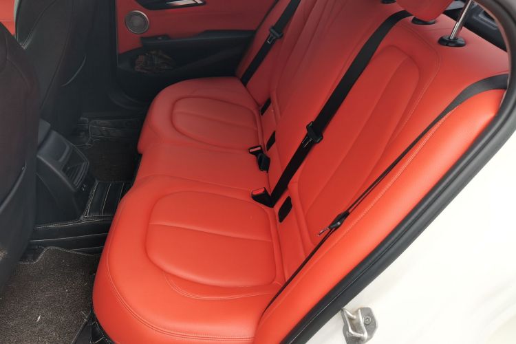 宝马1系 2021款 改款 125i M运动曜夜版中控内饰21